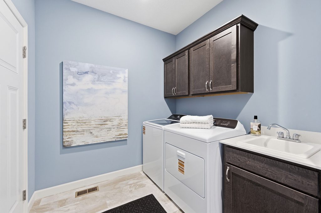 Mudroom, laundry room with build in storage